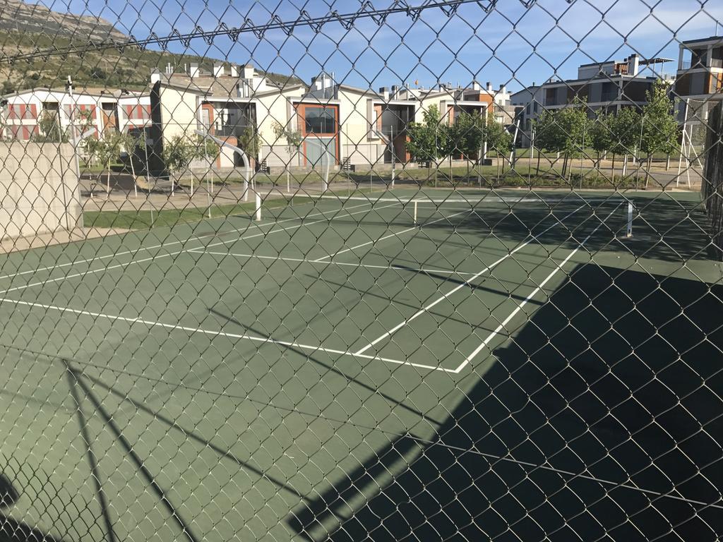 Golf Y Nieve Lejlighed Sabiñánigo Eksteriør billede